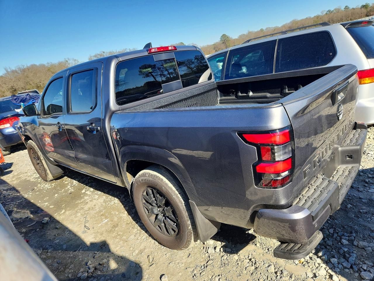 2026 Nissan Frontier s