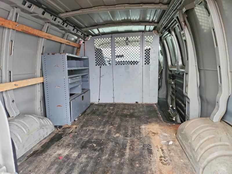 2005 Chev Express Cargo 3500 1