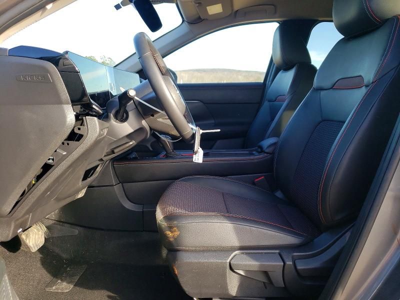 2025 Nissan Kicks sr