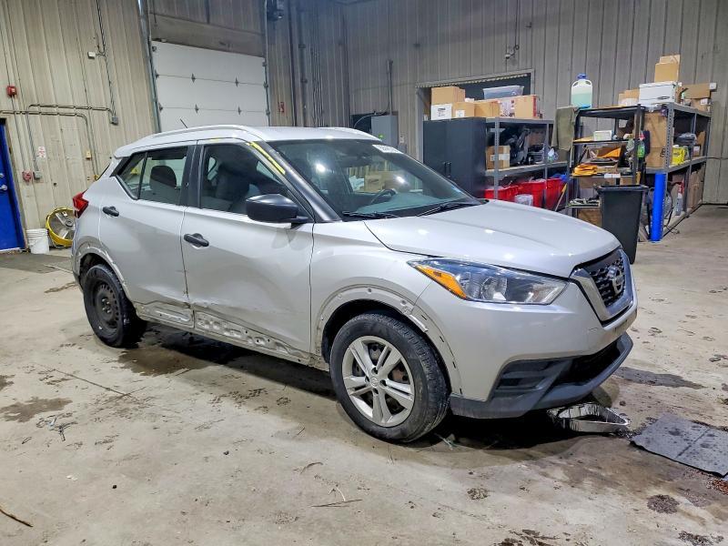 2019 Nissan Kicks s