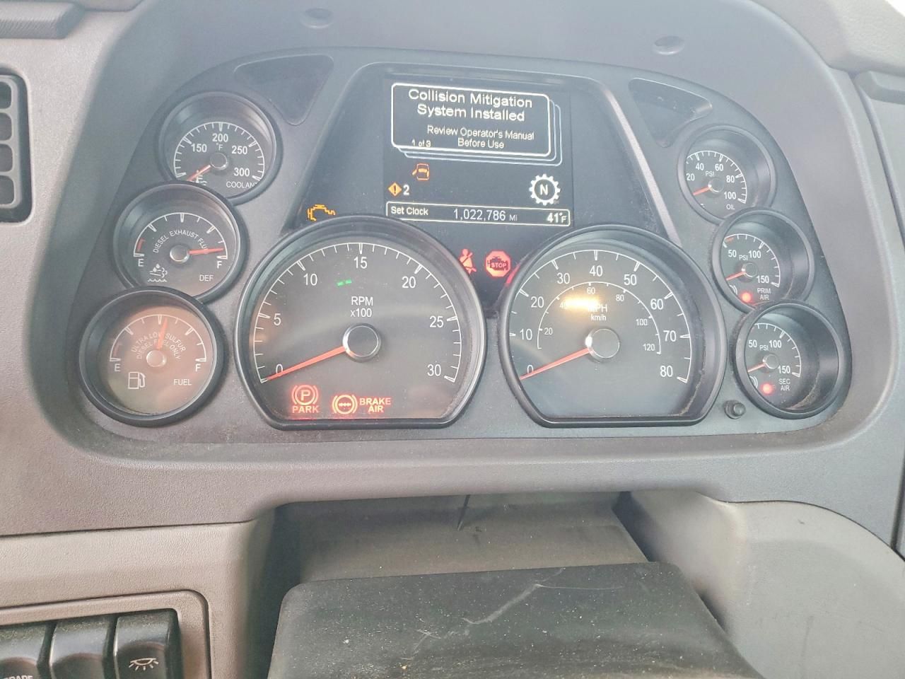 2017 Peterbilt 579 Semi Truck