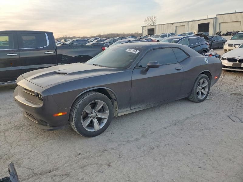 2016 Dodge Challenger sxt