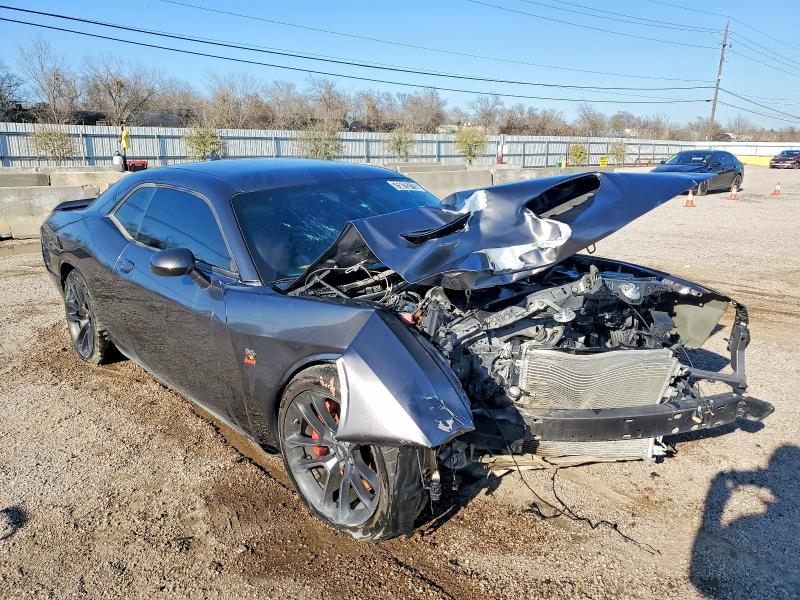 2022 Dodge Challenger r