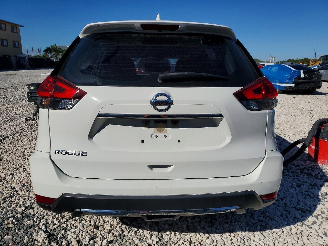 2020 Nissan Rogue s