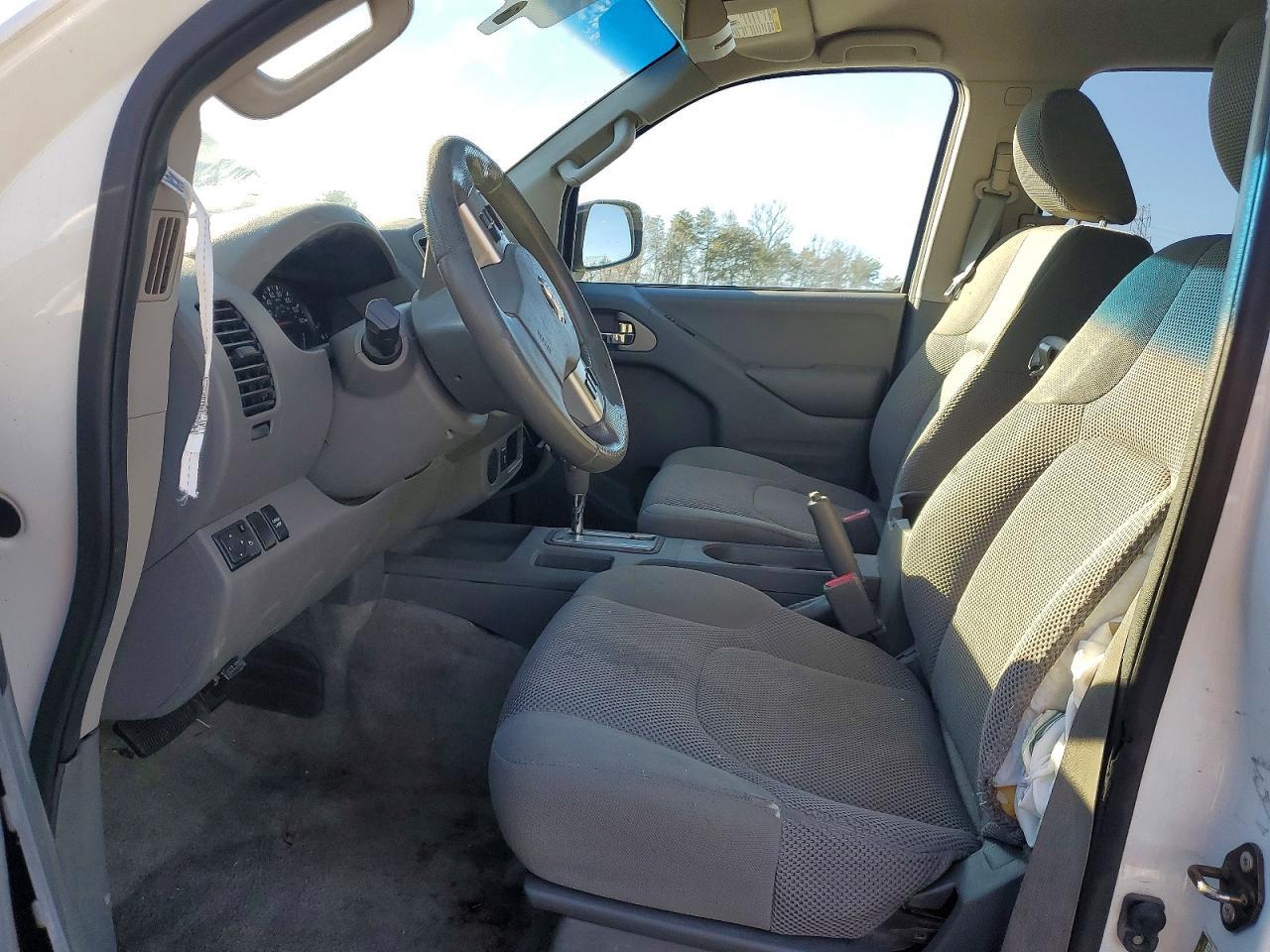 2016 Nissan Frontier s