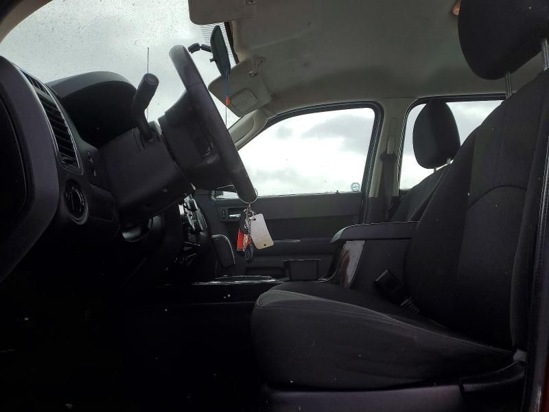 2011 Mazda Tribute i