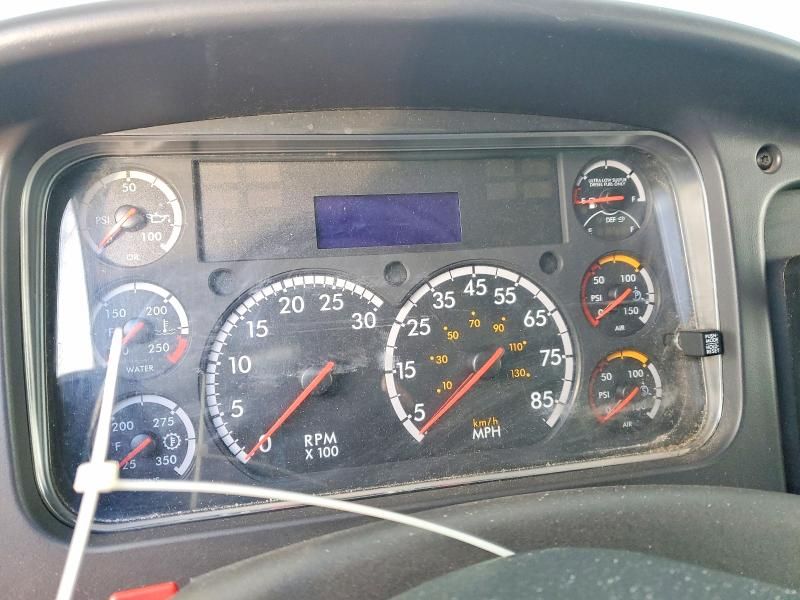 2017 Freightliner Business Class M2 BOX Truck