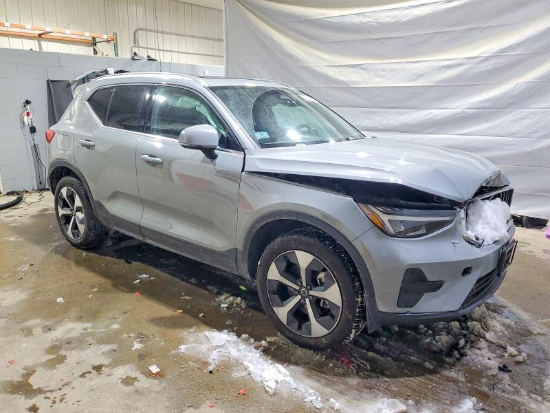 2025 Volvo Xc40 Core