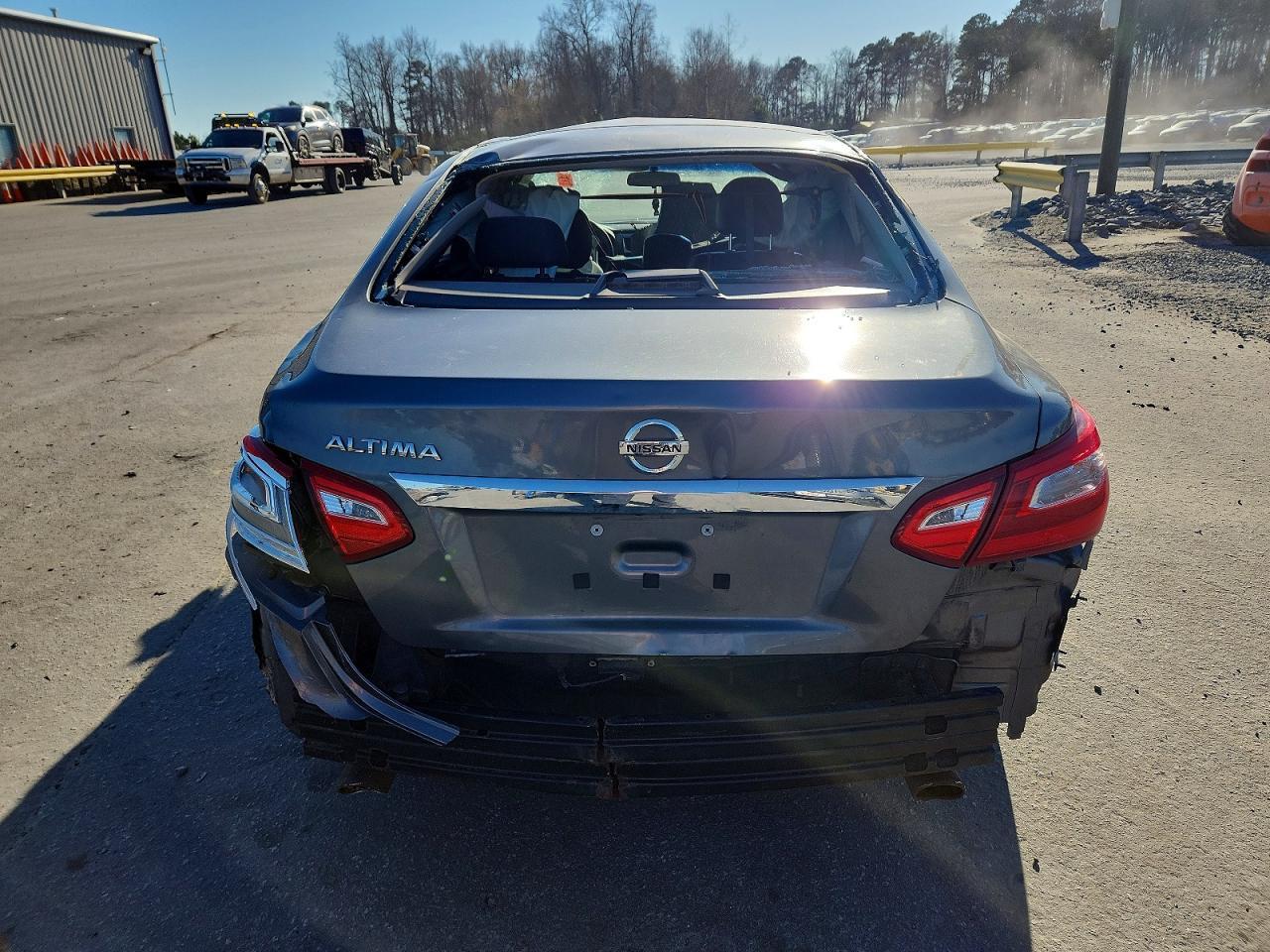 2016 Niss Altima 2.5 s
