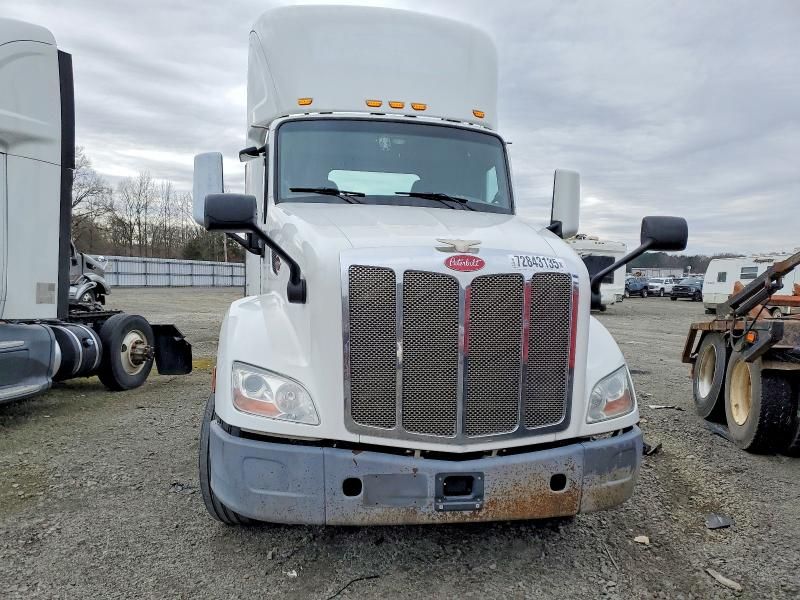 2017 Peterbilt 579