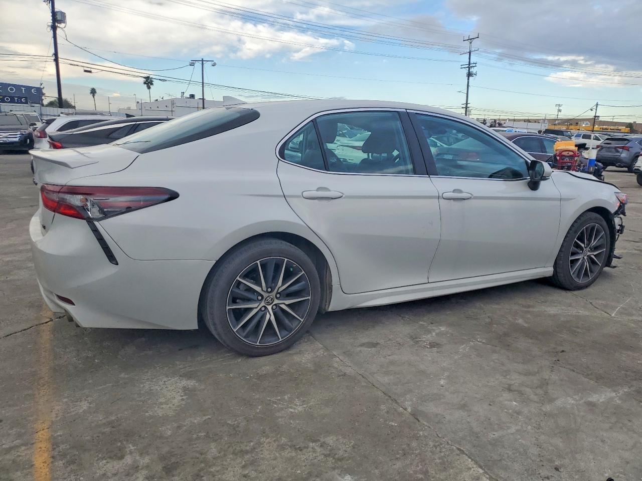 2023 Toyota Camry se