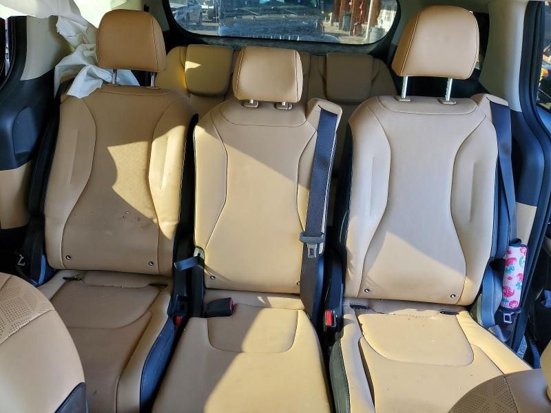 2024 KIA Carnival lx