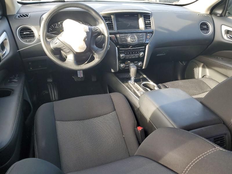 2020 Nissan Pathfinder sv