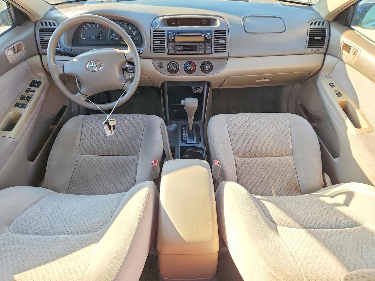 2004 Toyota Camry le