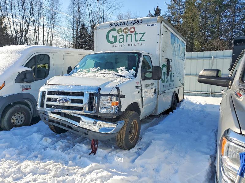 2015 Ford E350 box Truck