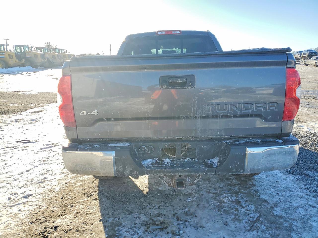 2016 Toyota Tundra SR5
