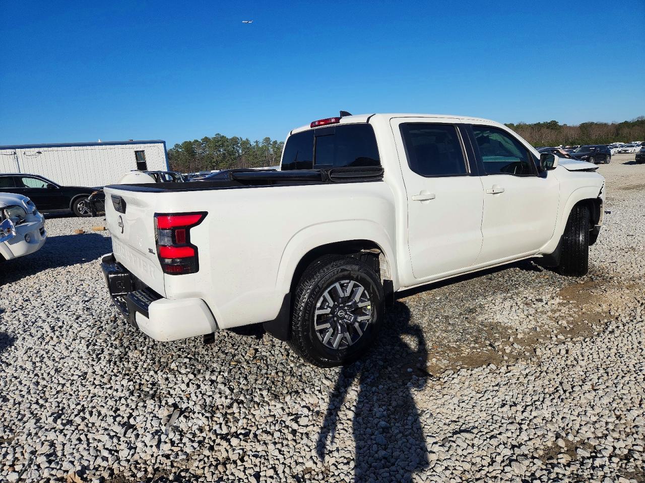 2024 Nissan Frontier SL