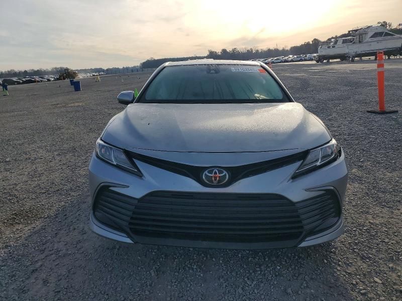 2024 Toyota Camry le