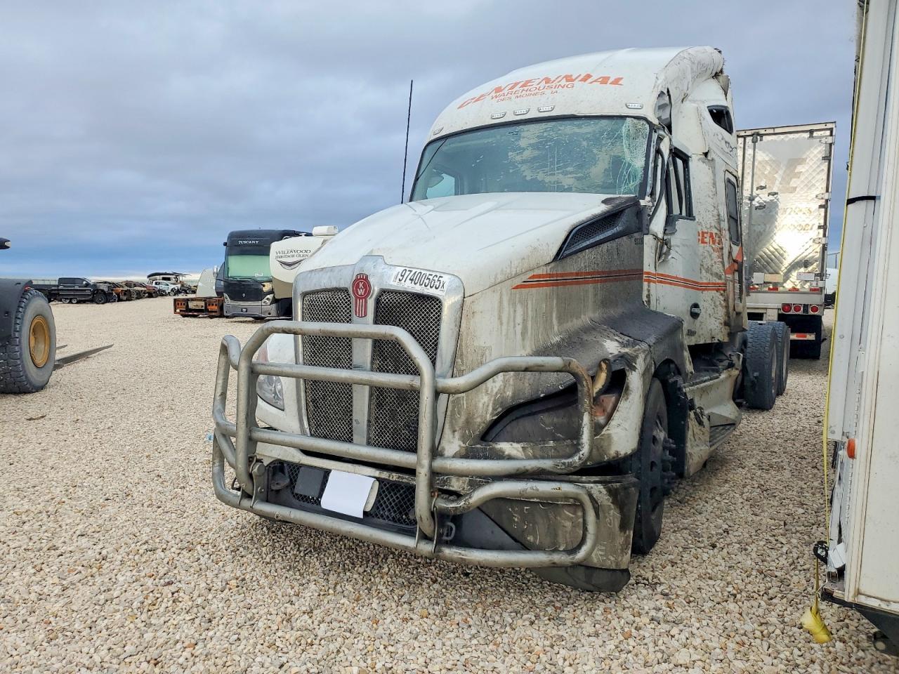 2023 Kenworth T680 Semi Truck