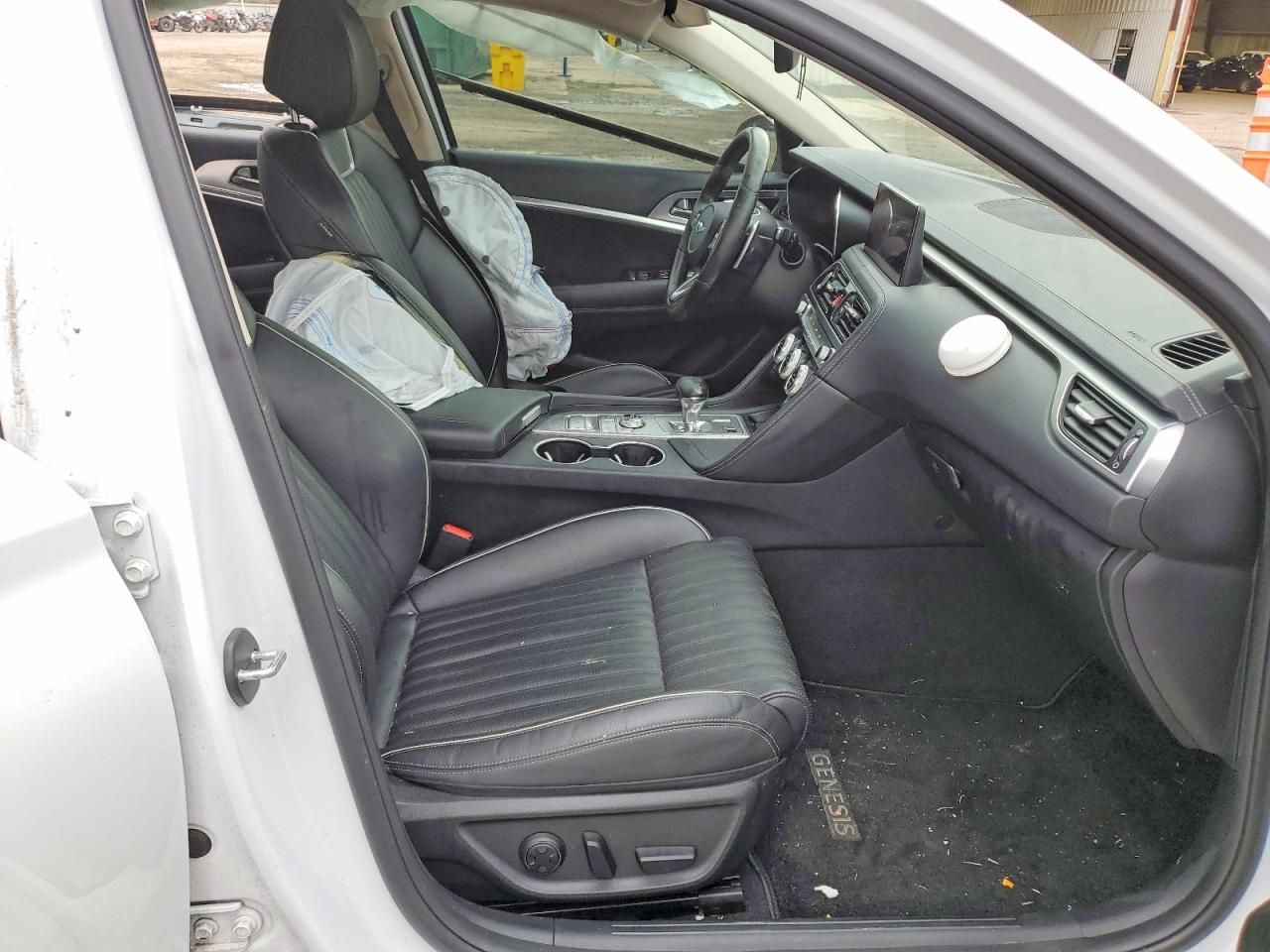 2022 Genesis G70 Base