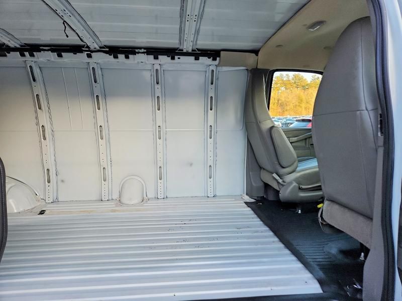 2025 GMC Savana G3500