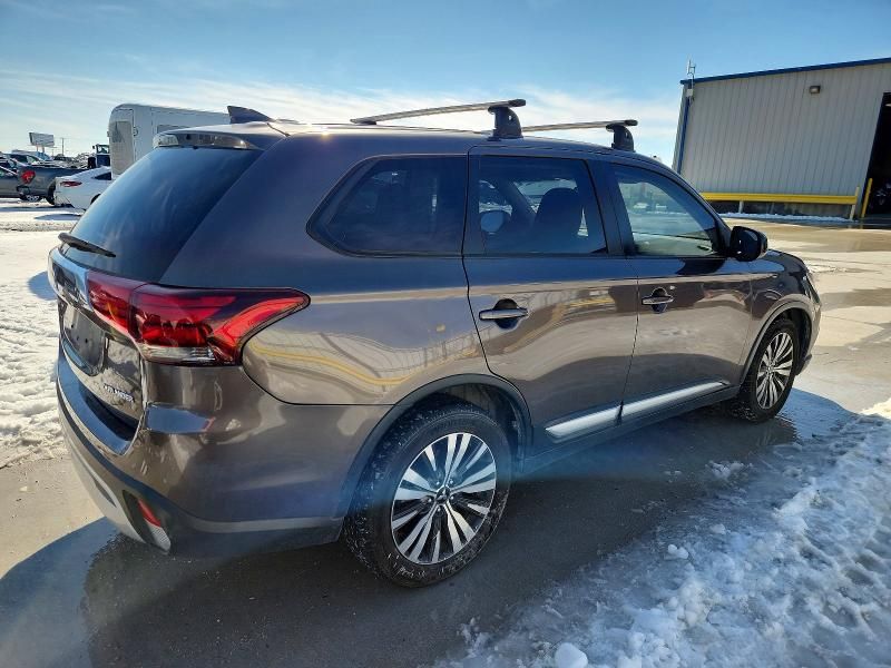2019 Mitsubishi Outlander es