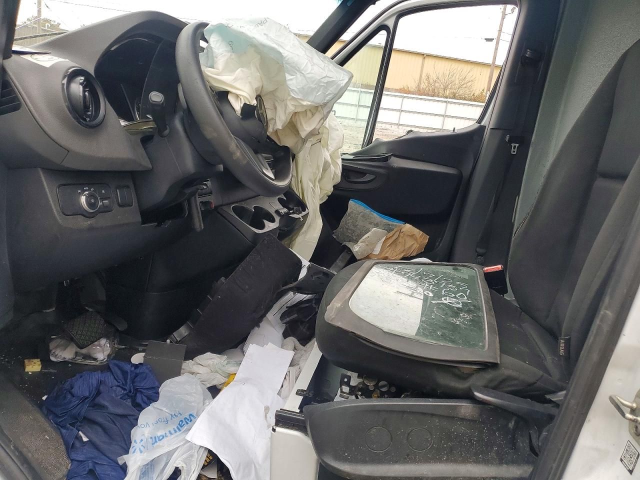 2022 Mercedes-Benz 2022 Mercedes Benz Sprinter 2500 Refrigerated Deli