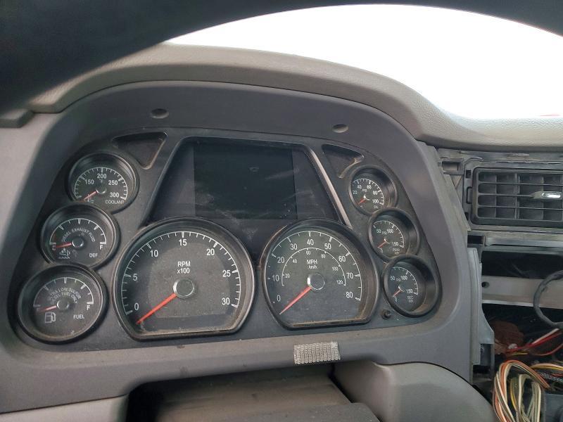 2015 Peterbilt 579 Semi Truck