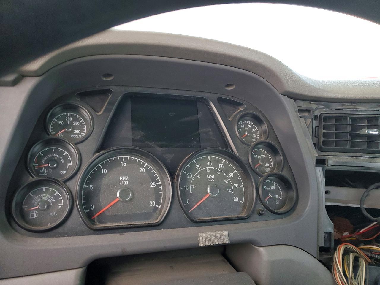 2015 Peterbilt 579 Semi Truck