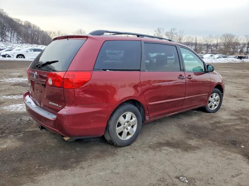 2010 Toyota Sienna ce
