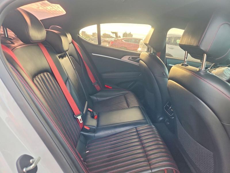 2022 Genesis G70 Base