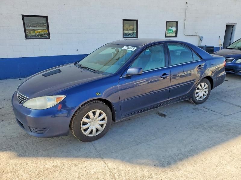2005 Toyota Camry le