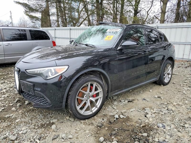 2018 Alfa Romeo Stelvio ti Sport