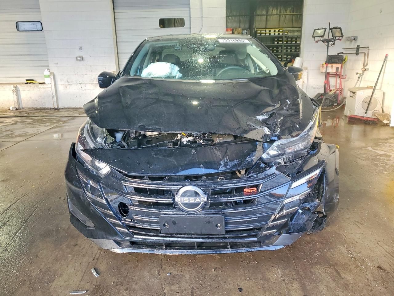 2025 Nissan Versa sr