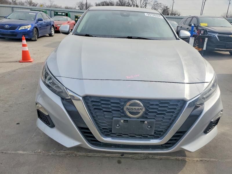 2021 Nissan Altima sv