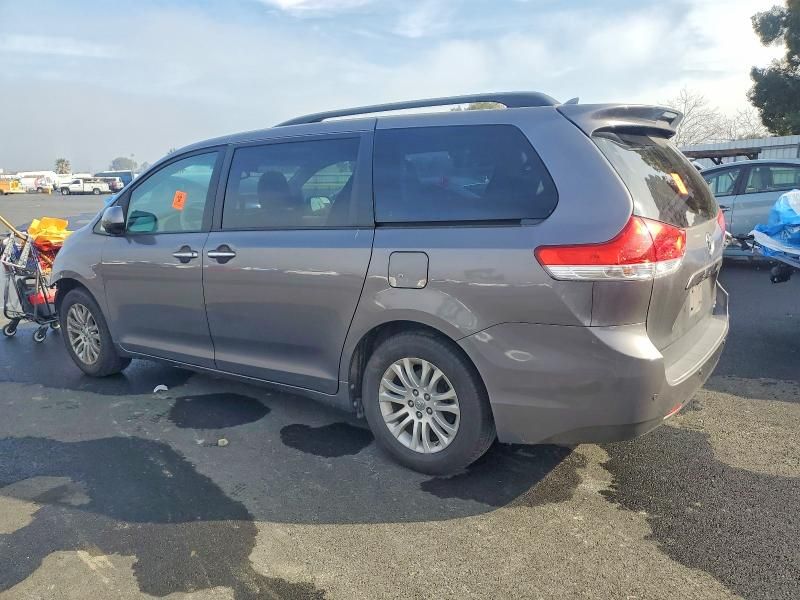 2011 Toyota Sienna