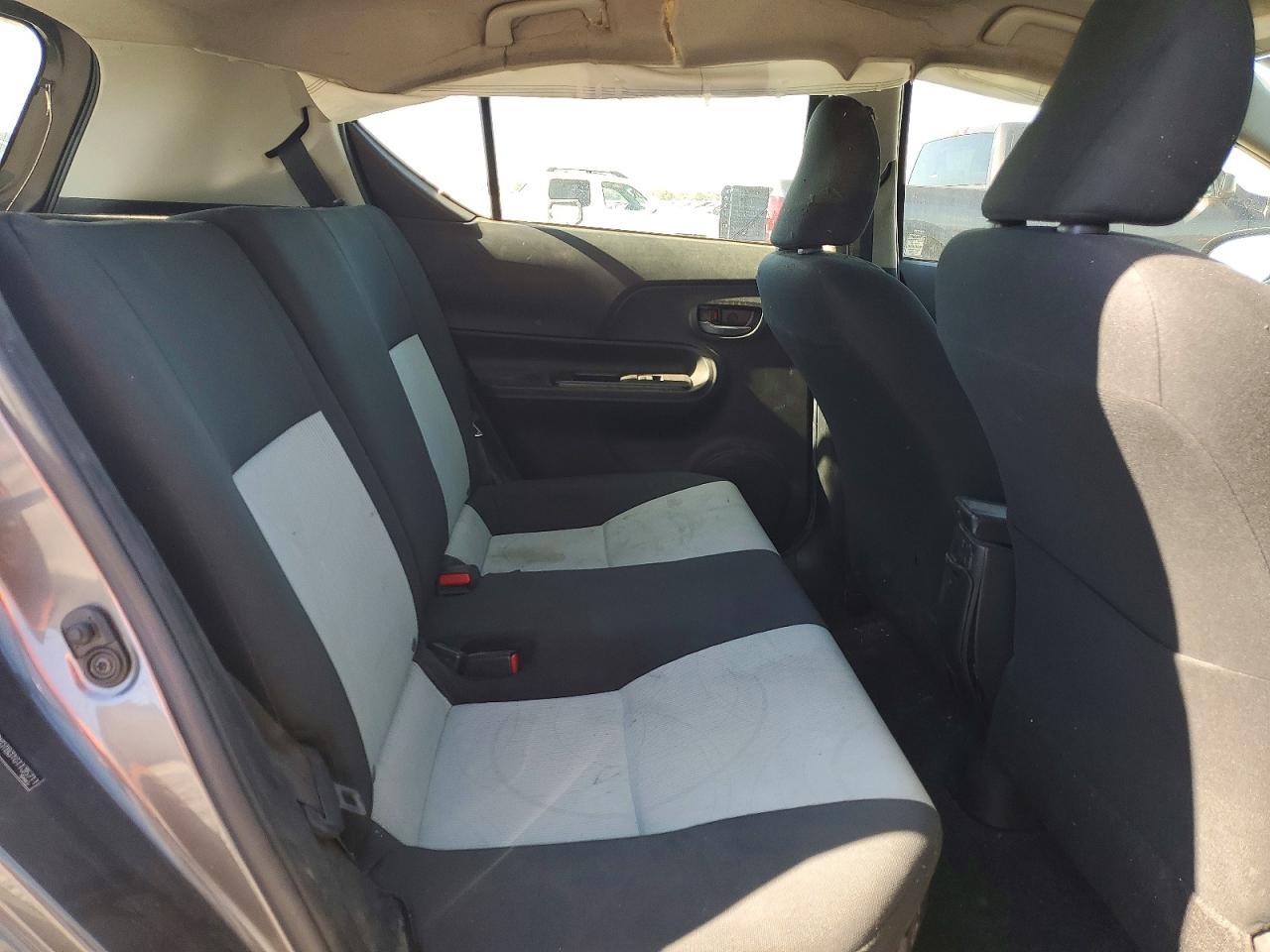 2016 Toyota Prius c