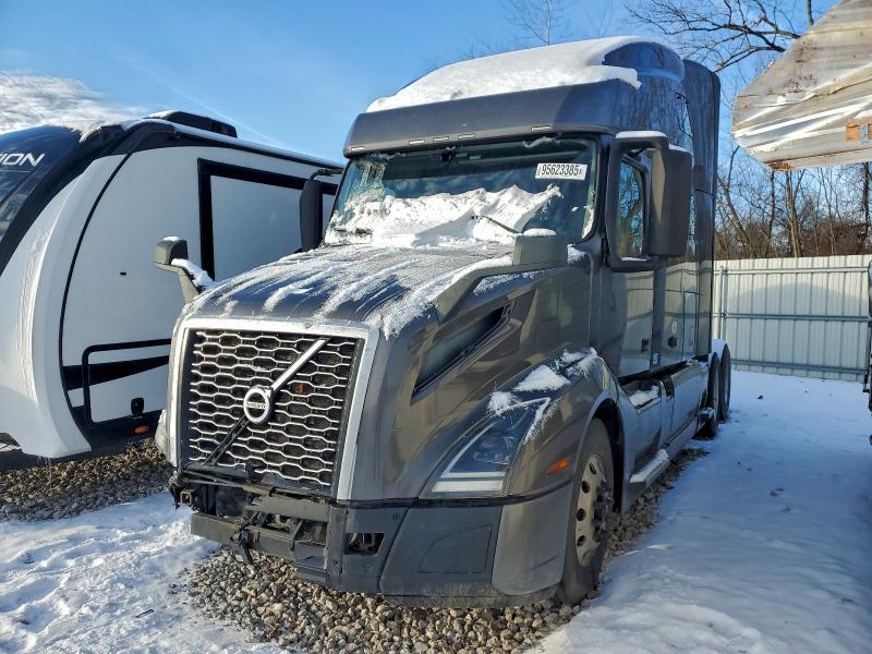 2020 Volvo VNL Semi Truck