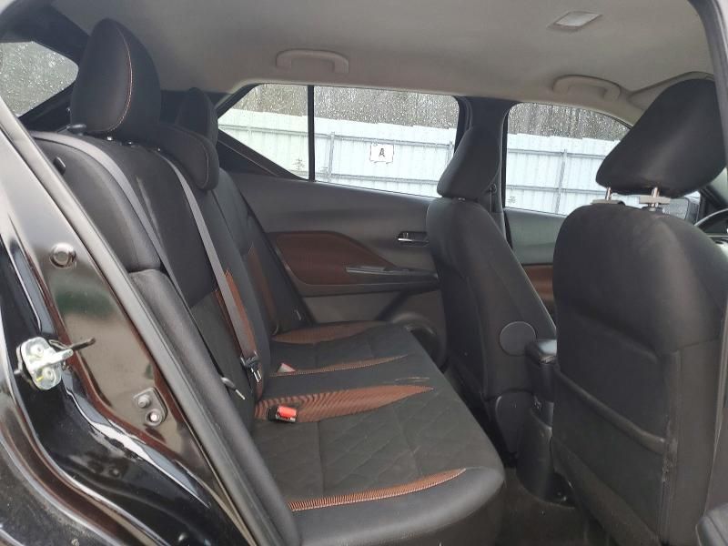 2020 Nissan Kicks sr