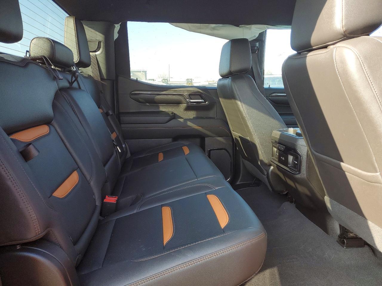 2023 GMC Sierra K1500 AT4