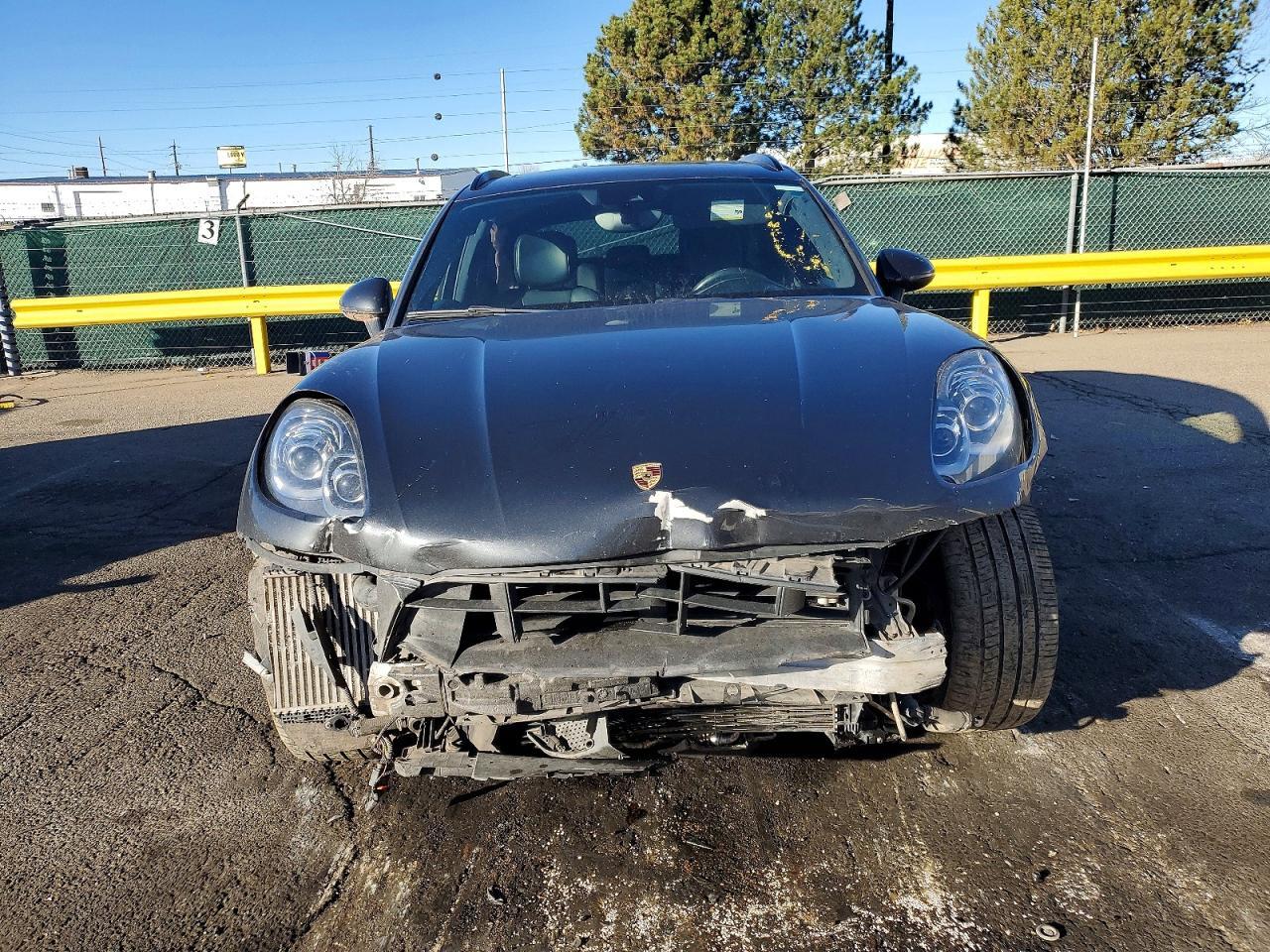2018 Porsche Macan Turbo