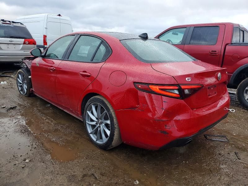 2022 Alfa Romeo Giulia Super