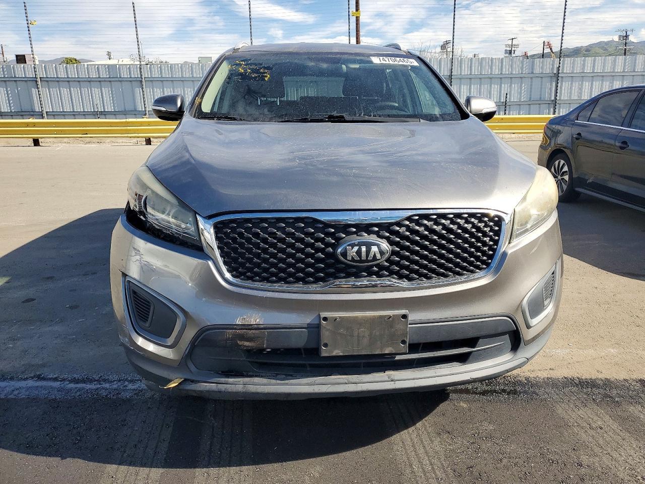 2016 KIA Sorento lx