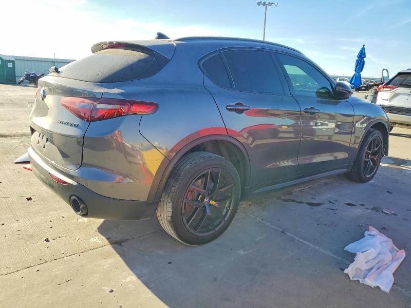 2019 Alfa Romeo Stelvio ti