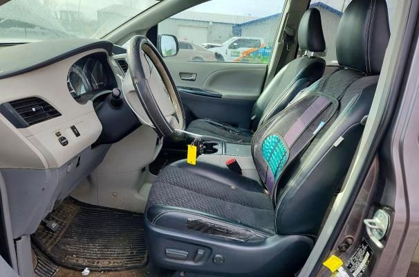 2012 Toyota Sienna Sport