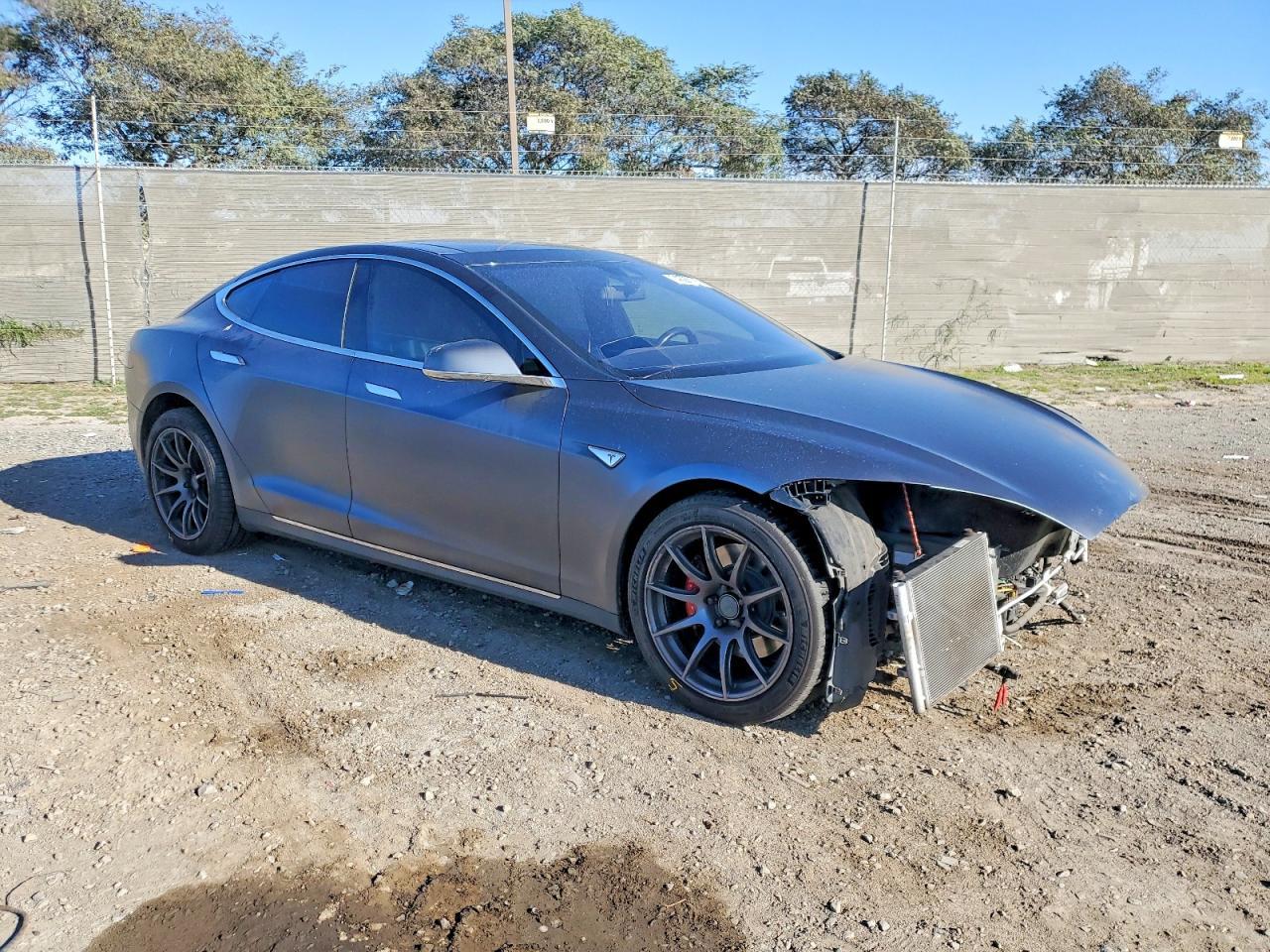 2015 Tesla Model s 85D