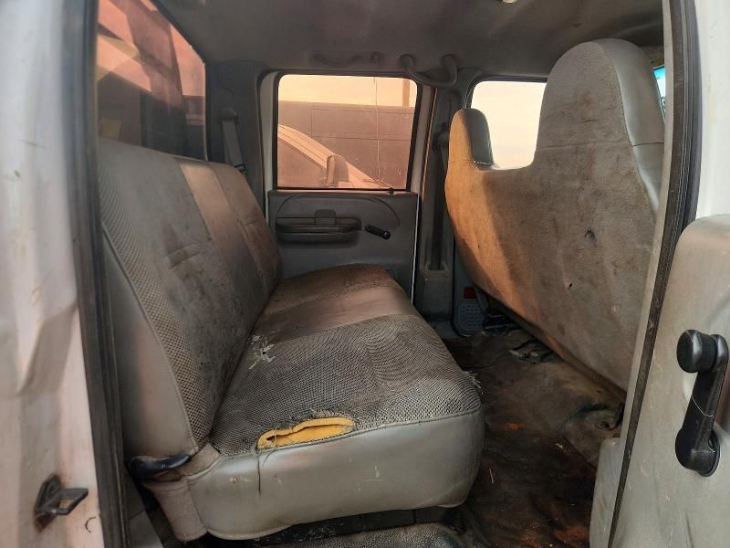 2004 Ford F450 Super Duty Flatbed Truck