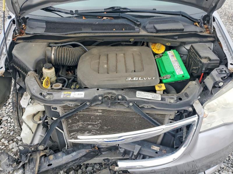 2014 Chrysler Town & Country Touring