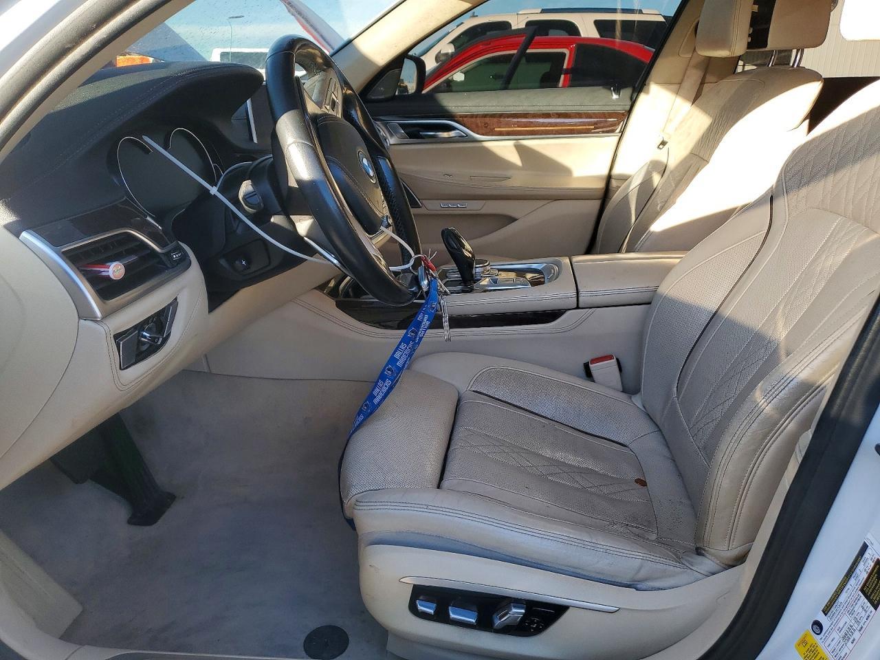 2016 BMW 740 i