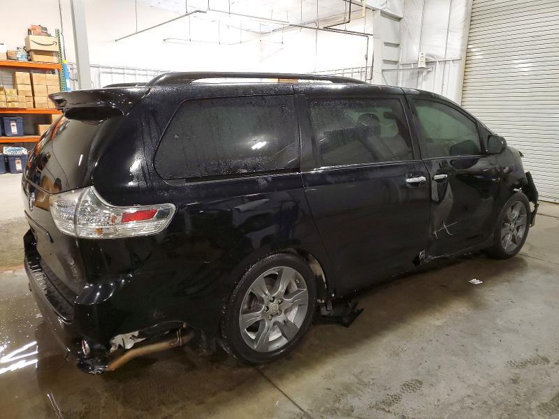 2015 Toyota Sienna Sport